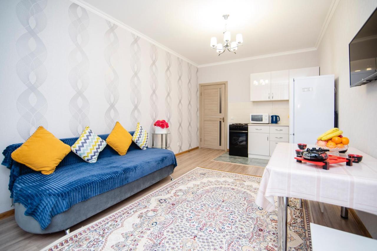 Apartment Zodiak Almaty Bagian luar foto