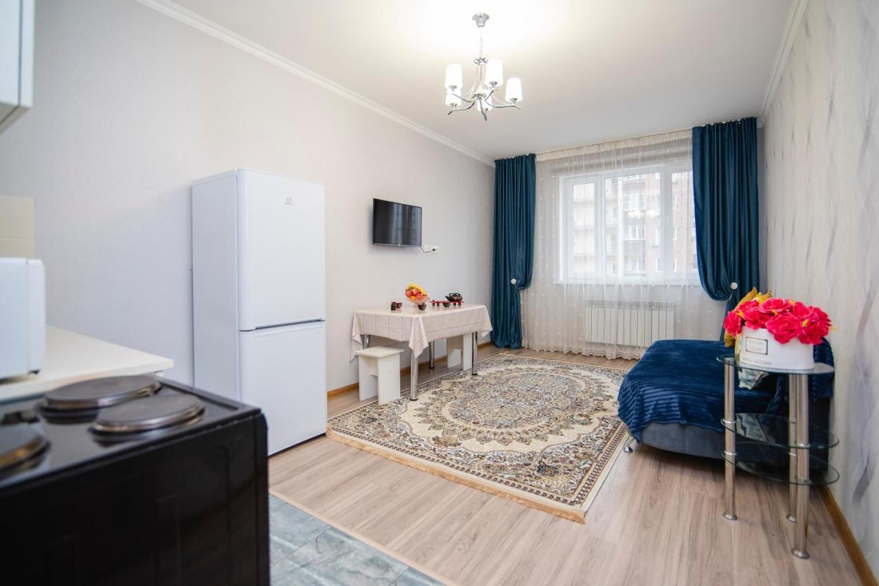 Apartment Zodiak Almaty Bagian luar foto