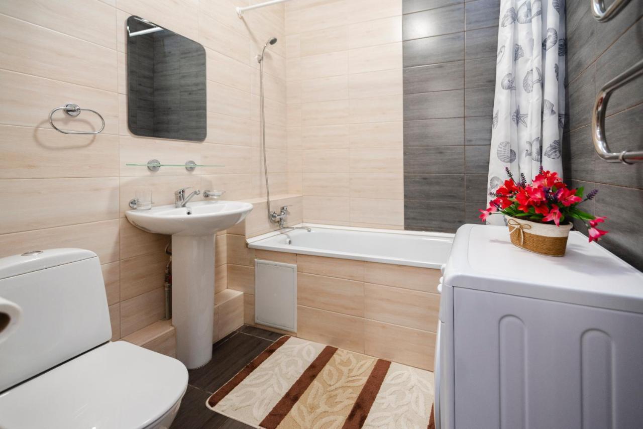 Apartment Zodiak Almaty Bagian luar foto