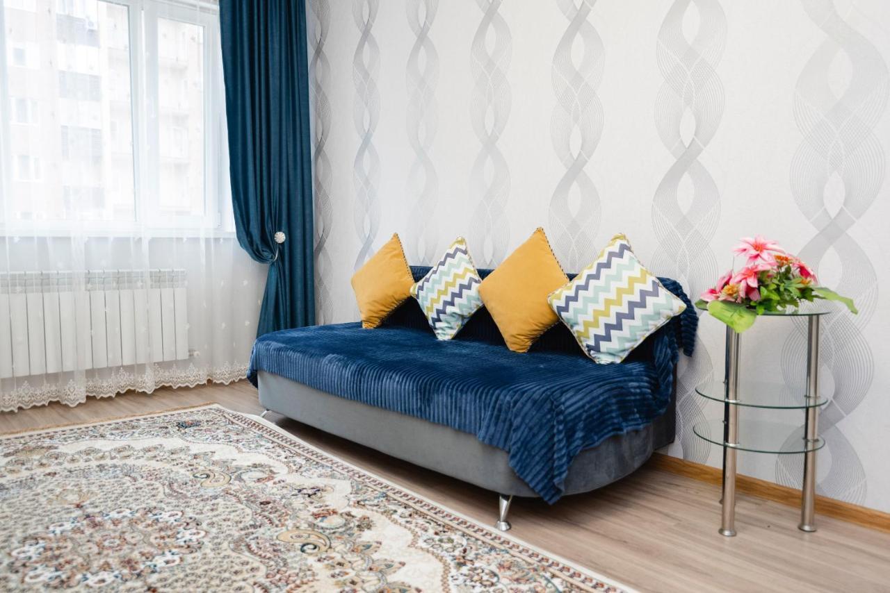 Apartment Zodiak Almaty Bagian luar foto