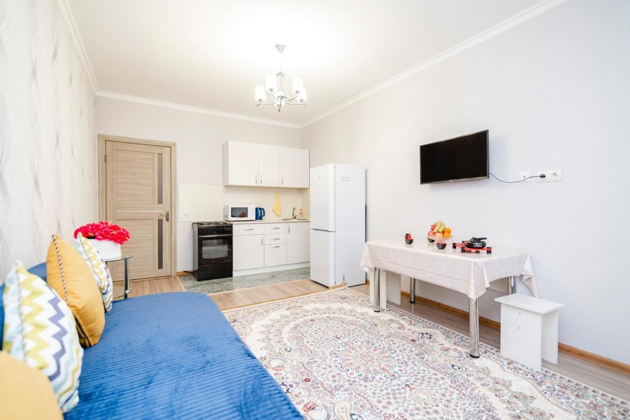 Apartment Zodiak Almaty Bagian luar foto