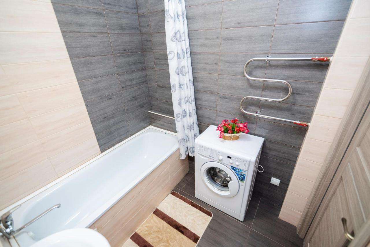 Apartment Zodiak Almaty Bagian luar foto