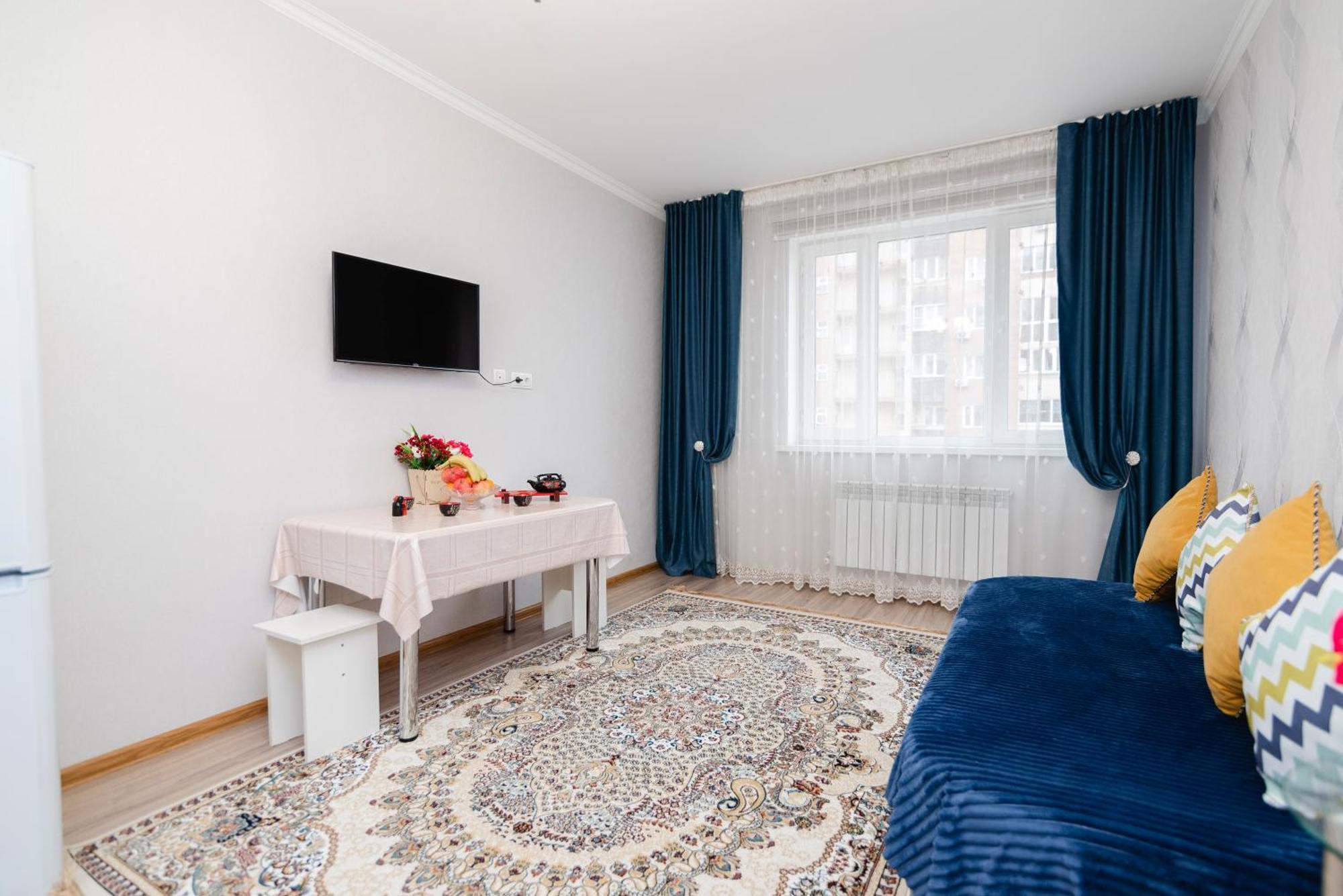 Apartment Zodiak Almaty Bagian luar foto
